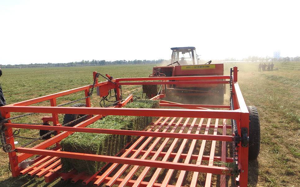 標(biāo)題：9JCK-15方草捆收集車
瀏覽次數(shù)：46
發(fā)表時(shí)間：2023-12-12