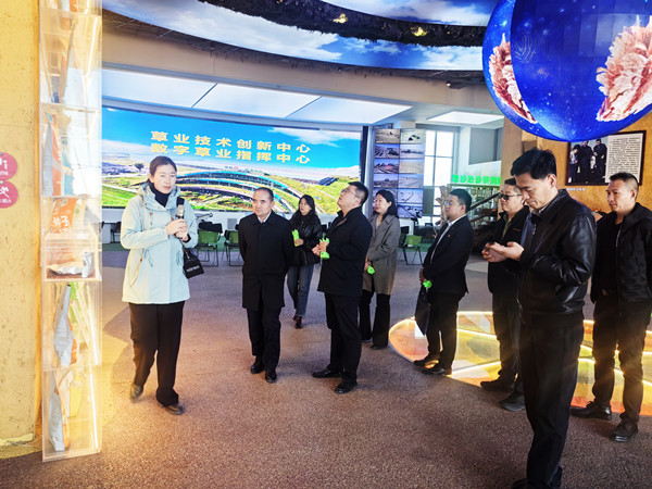 參觀_副本.jpg 參觀_副本.jpg